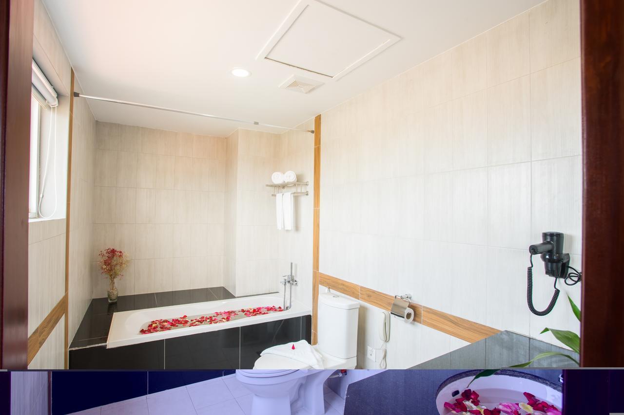 Kuch Oudom Hotel Phnom Penh Exterior foto